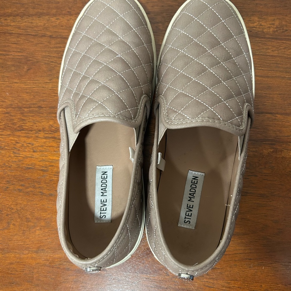 Steve Madden Quilted Slip-On women’s Shoes - Brown - Picture 3 of 5